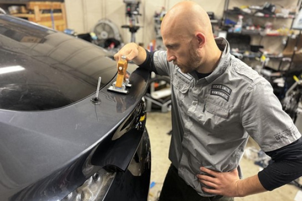 ELMOB US - Investments in Tesla Car Service in California