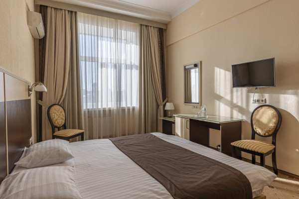 Приватизація: «Готель «Україна» у Києві