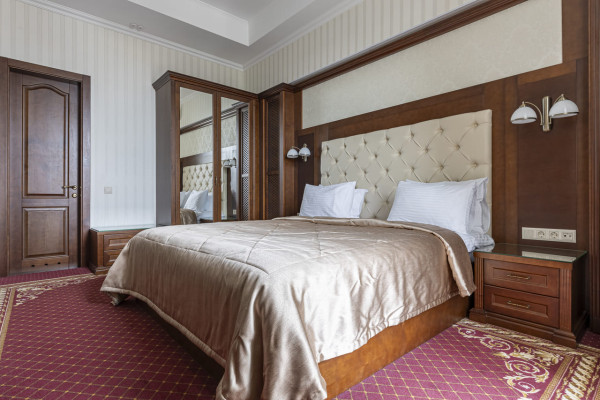 Приватизація: «Готель «Україна» у Києві