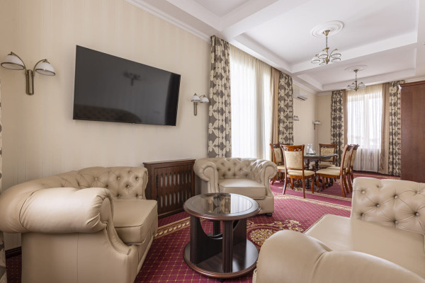 Приватизація: «Готель «Україна» у Києві