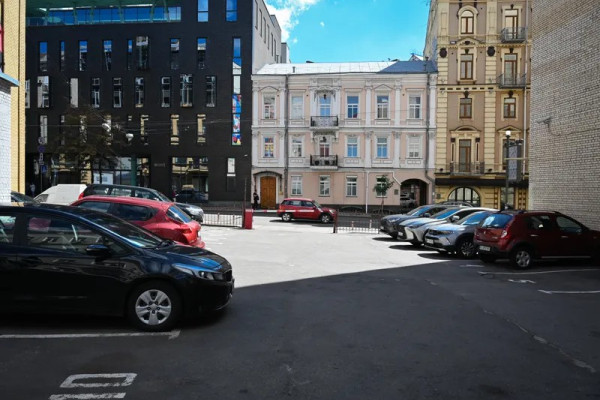 Приватизація «Готель «Козацький» у Києві