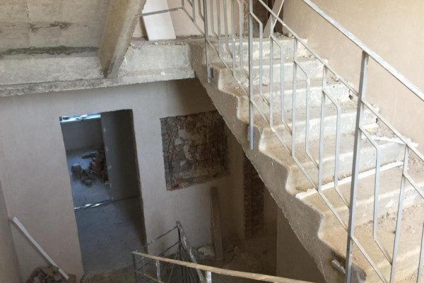 Незавершенное строительство 5 этажного дома на 200 человек в Полтавской области