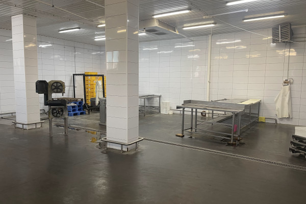 Продажа бизнеса: современное мясо-колбасное производство, сеть из 40+ магазинов у дома, логистика и сбыт