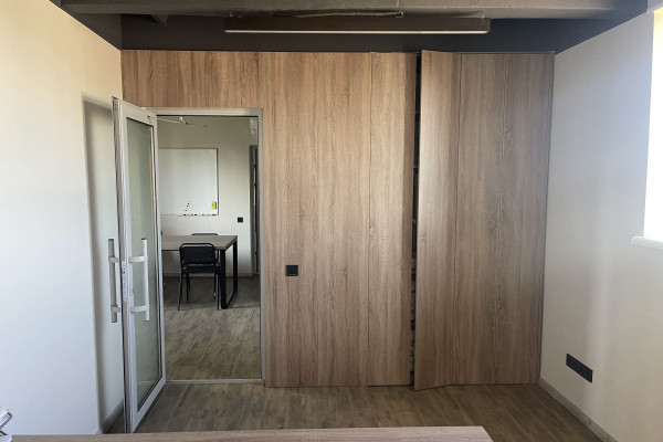 Продажа бизнеса: современное мясо-колбасное производство, сеть из 40+ магазинов у дома, логистика и сбыт