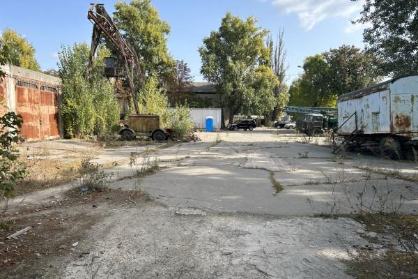 Продажа участка 1,14 га промышленного назначения в Киеве, Голосеевский район