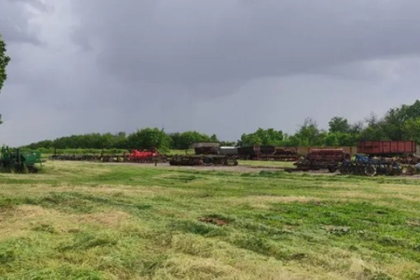 Приватизація: Агропідприємство 1483 га, база, с/г техніка, Дніпропетровська область