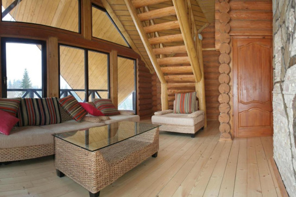 Продажа четырехэтажного коттеджа в Славско, Львовская область