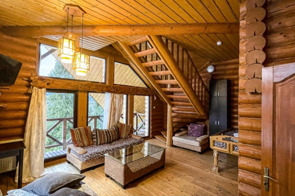 Продажа четырехэтажного коттеджа в Славско, Львовская область