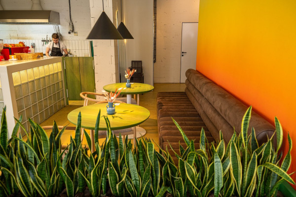 Продаж кафе-ресторану «бістро СУСІДИ» в Києві