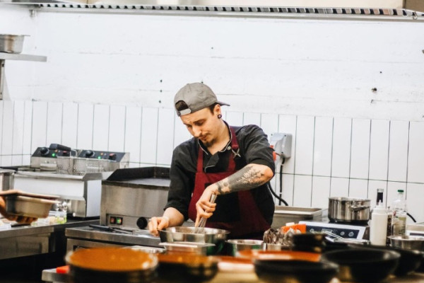 Продаж кафе-ресторану «бістро СУСІДИ» в Києві