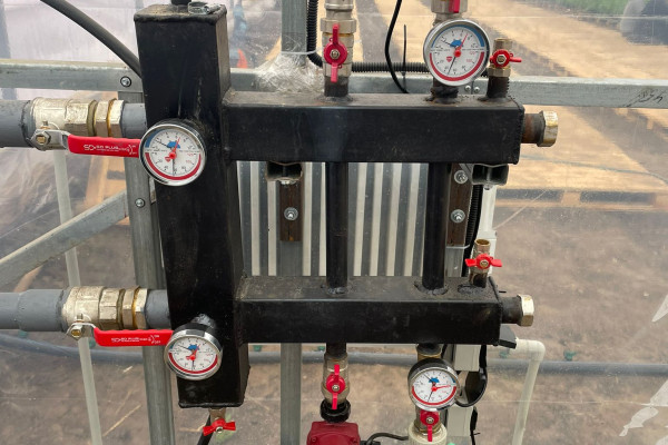 Greenhouse for growing vegetables, flowers and other greenhouse crops in the Cherkasy region for sale