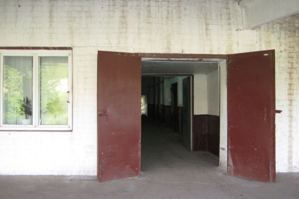 Продаж складської бази 2000 м2 в Дніпропетровській області, Верхньодніпровськ