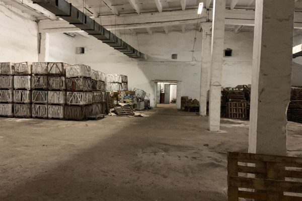 Продаж складської бази 2000 м2 в Дніпропетровській області, Верхньодніпровськ