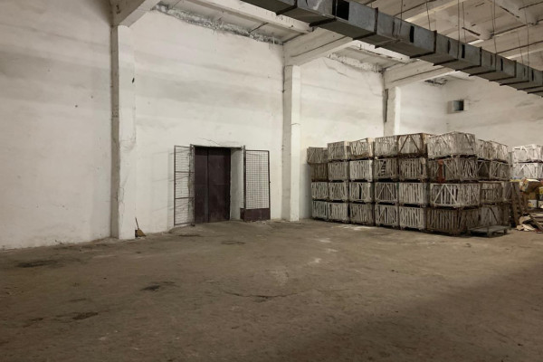 Продаж складської бази 2000 м2 в Дніпропетровській області, Верхньодніпровськ