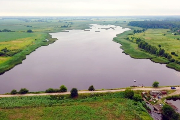 Продаж ділянки під рекреацію 2,3 га на березі озера, 50 км від Києва