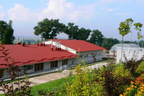 Продаж виробничо-складського комплексу 4 600 м2, 2.65 га + бізнес (вироби з акрилу) в Київській області