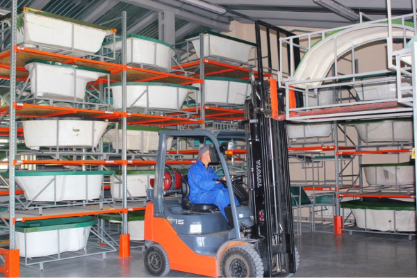 Продаж виробничо-складського комплексу 4 600 м2, 2.65 га + бізнес (вироби з акрилу) в Київській області