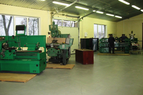 Продаж виробничо-складського комплексу 4 600 м2, 2.65 га + бізнес (вироби з акрилу) в Київській області