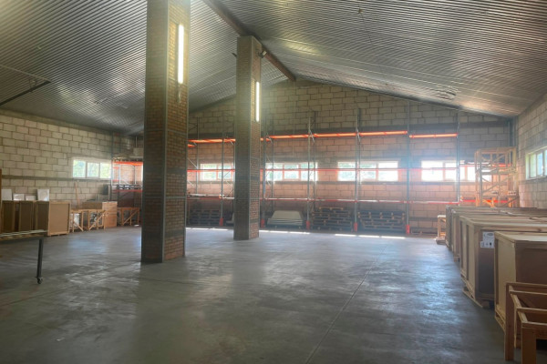 Продаж виробничо-складського комплексу 4 600 м2, 2.65 га + бізнес (вироби з акрилу) в Київській області