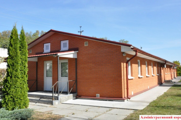 Продаж виробничо-складського комплексу 4 600 м2, 2.65 га + бізнес (вироби з акрилу) в Київській області