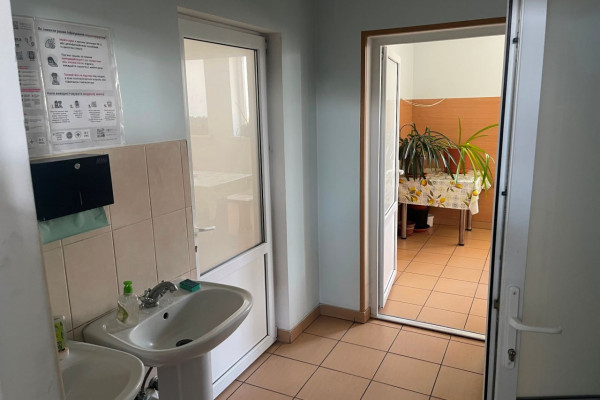 Продаж виробничо-складського комплексу 4 600 м2, 2.65 га + бізнес (вироби з акрилу) в Київській області