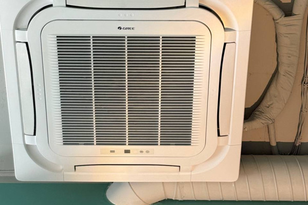 Продаж кав’ярні Secret Garden у центрі Києва 