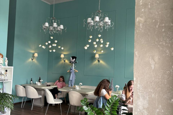 Продаж кав’ярні Secret Garden у центрі Києва 