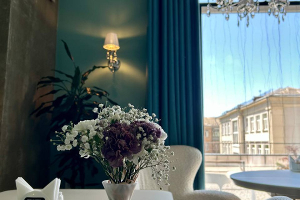 Продаж кав’ярні Secret Garden у центрі Києва 