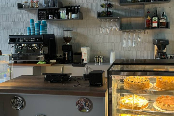 Продаж кав’ярні Secret Garden у центрі Києва 