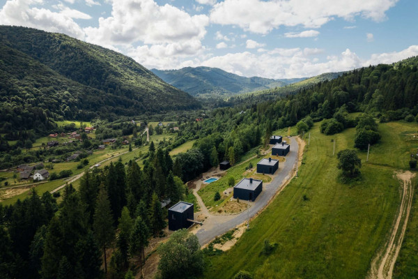 Продажа горного комплекса отдыха с действующим арендным бизнесом в Карпатах