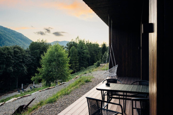 Продажа горного комплекса отдыха с действующим арендным бизнесом в Карпатах