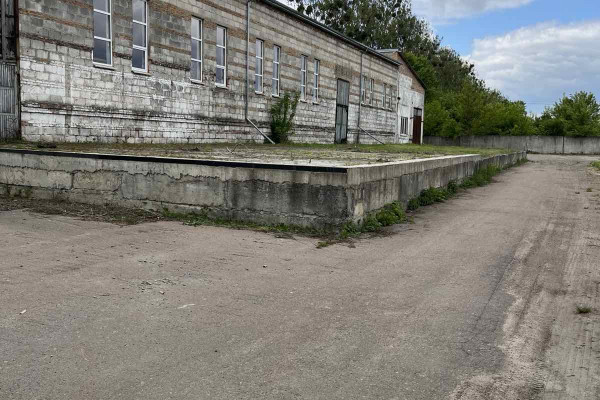 Продаж виробничо-складського приміщення 1961 м2 у Львівській області