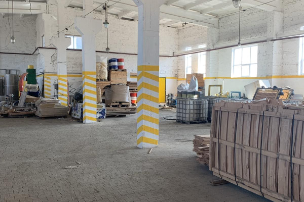 Продаж виробничо-складського приміщення 1961 м2 у Львівській області