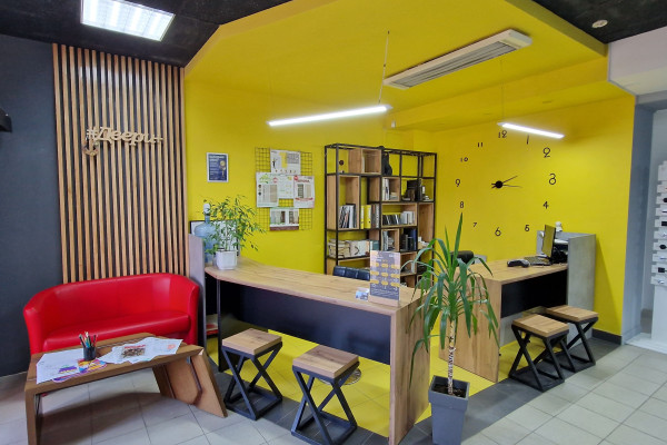 Продаж салону-магазину "ДВЕРІ+ВІКНА" у м. Чернігів