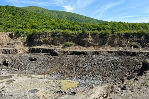 Продаж андезитового кар'єру в Закарпатській області, Хустський район