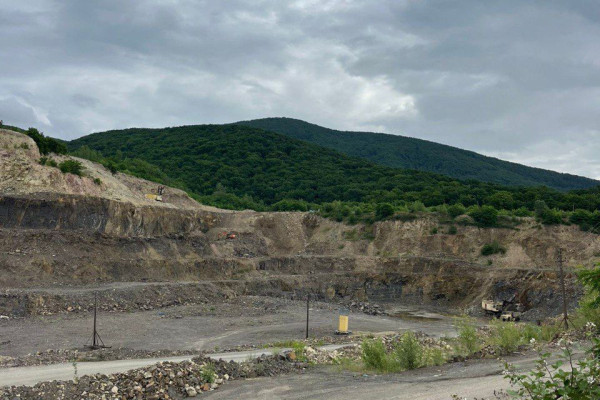 Продаж андезитового кар'єру в Закарпатській області, Хустський район