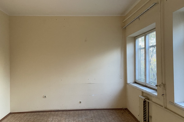 Продажа трёхэтажного здания 783 м² в г. Пустомыты — 8 км от Львова