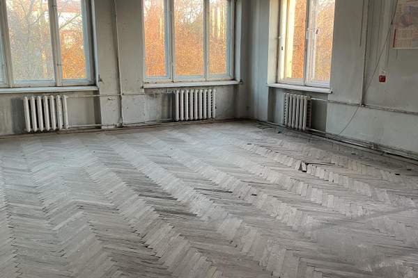 Продажа трёхэтажного здания 783 м² в г. Пустомыты — 8 км от Львова