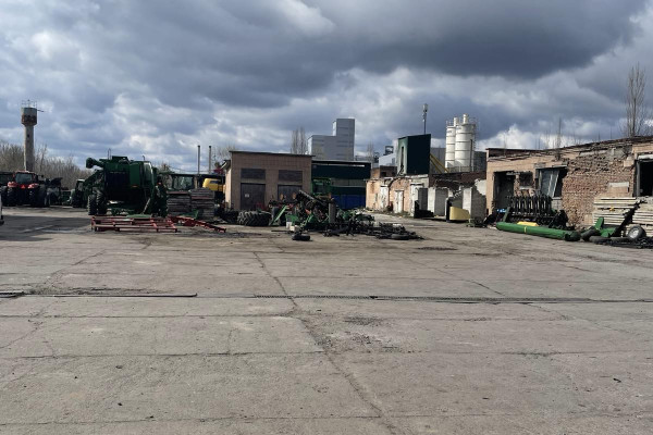 Продаж виробничої бази 4120 м2, 2,5 га в Черкаській області