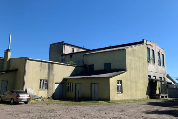 Property Complex of 1,540 m² with 0.25 ha Land Plot in Zolochiv, Lviv Region for Sale 