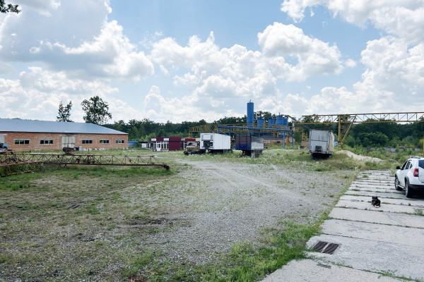 Продажа промышленно-складского здания 3500 м² и участка 5 га возле Белой Церкви