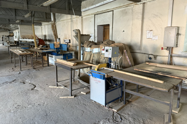 Продажа производственного комплекса 4320 м2 и 2 га в Житомирской области, г. Чуднов