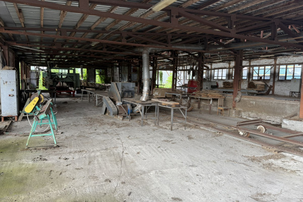 Продажа производственного комплекса 4320 м2 и 2 га в Житомирской области, г. Чуднов