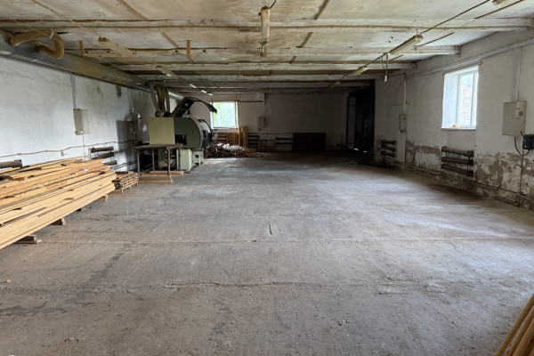 Продажа производственного комплекса 4320 м2 и 2 га в Житомирской области, г. Чуднов