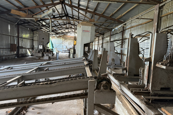 Продажа производственного комплекса 4320 м2 и 2 га в Житомирской области, г. Чуднов