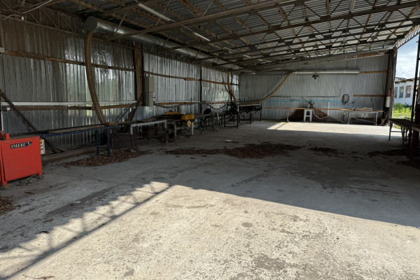 Продажа производственного комплекса 4320 м2 и 2 га в Житомирской области, г. Чуднов