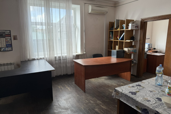 Продажа производственного комплекса 4320 м2 и 2 га в Житомирской области, г. Чуднов