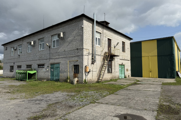 Продажа производственного комплекса 4320 м2 и 2 га в Житомирской области, г. Чуднов
