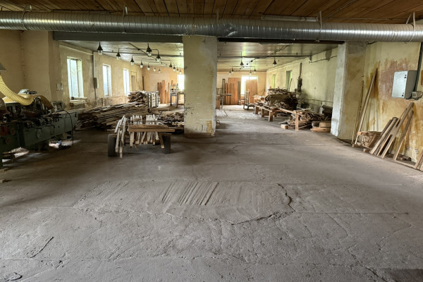 Продажа производственного комплекса 4320 м2 и 2 га в Житомирской области, г. Чуднов