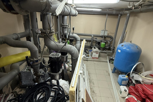 Продажа офисного здания 4 855 м² с арендаторами в Днепре